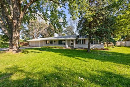 4828 Valley View Road, Edina, Minnesota 55424, USA