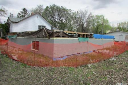 45 CECIL CRESCENT, Regina, Saskatchewan S4T 5Y6, Canada