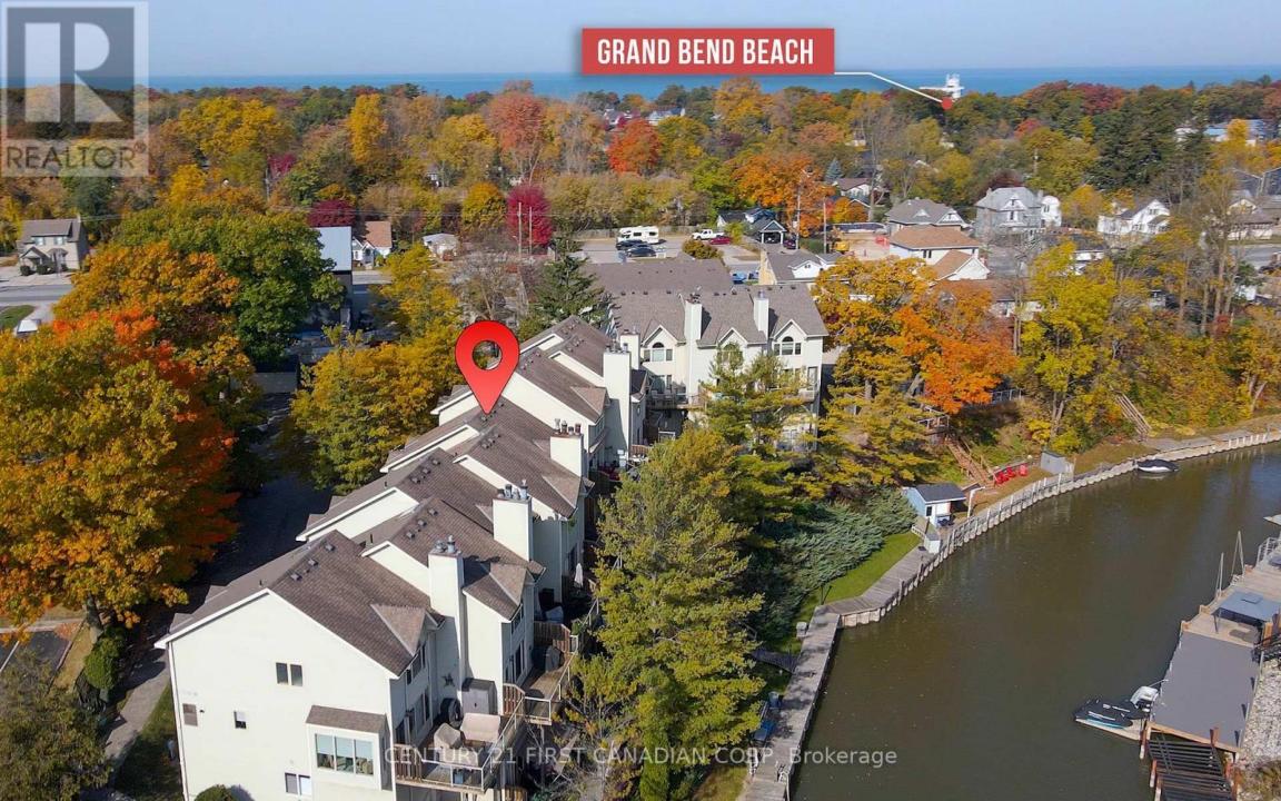 40 ONTARIO STREET SOUTH, Lambton Shores (grand Bend), Ontario N0M 1T0, Canadá