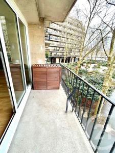 Paris, Île-de-France 75017, France