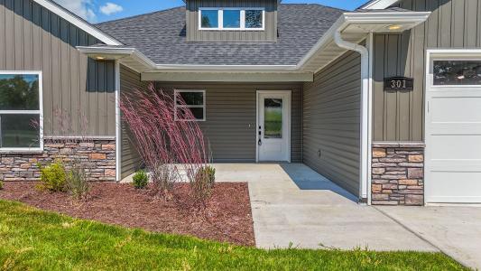 301 W FRANCIS ST, STURGEON, Missouri 65284