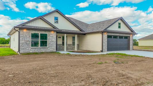 311 W FRANCIS ST, STURGEON, Missouri 65284, Stati Uniti