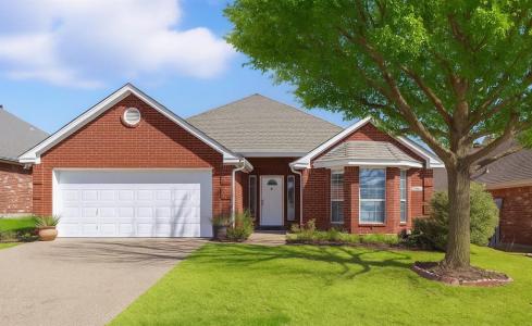 1116 Cresthill Drive , 43, Cedar Hill, Texas 75104, USA