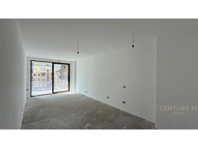 Rruga Mine Peza, Tirana, Albania