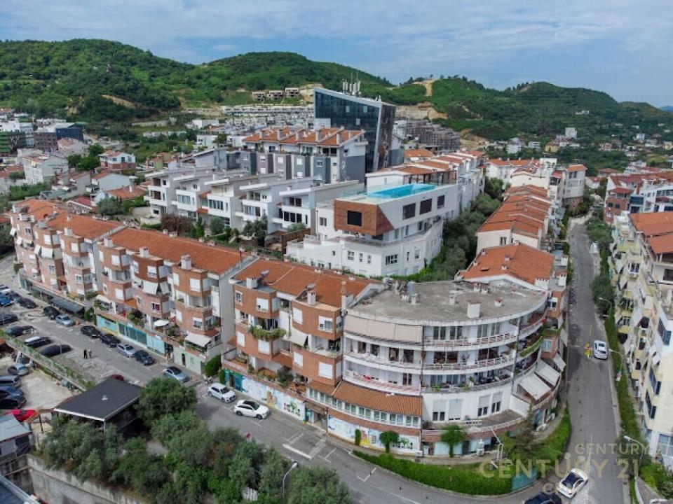 Kodra e Diellit, Tirana, אלבניה