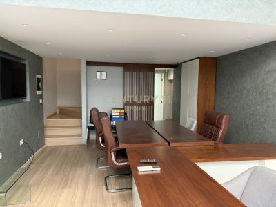 Komuna e Parisit, Tirana, Albania