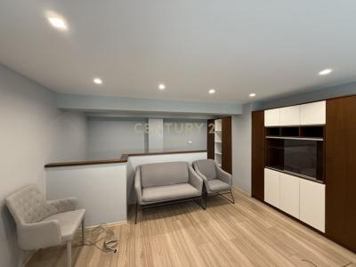 Komuna e Parisit, Tirana, Albania