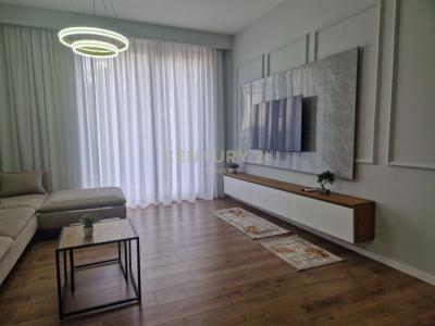 Shkolla e Kuqe, Tirana, Albania