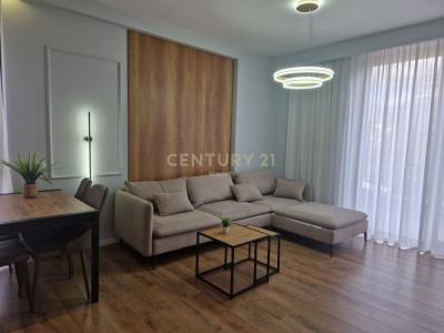 Shkolla e Kuqe, Tirana, Albania