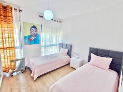 Ali Demi, Tirana, Albania