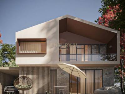 Lundër, Tirana, Albania