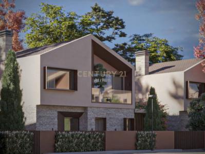 Lundër, Tirana, Albania