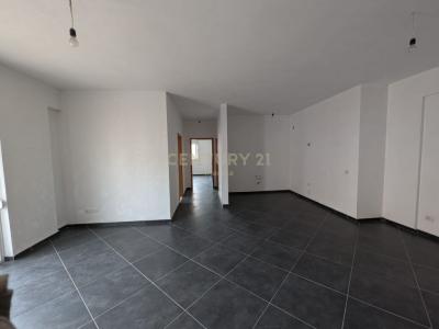 Ish Kombinati, Vlorë, Albania