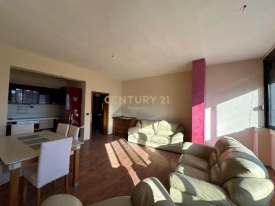 Tregu fruta perimeve, Durrës, Albania