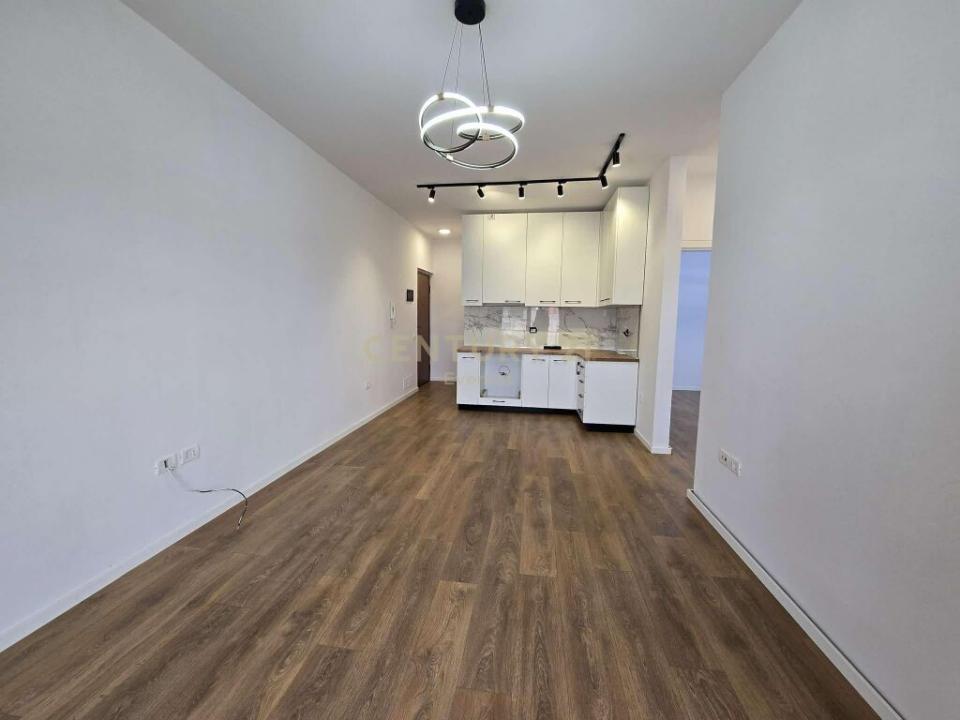 Sheshi Avni Rustemi, Tirana, 阿尔巴尼亚