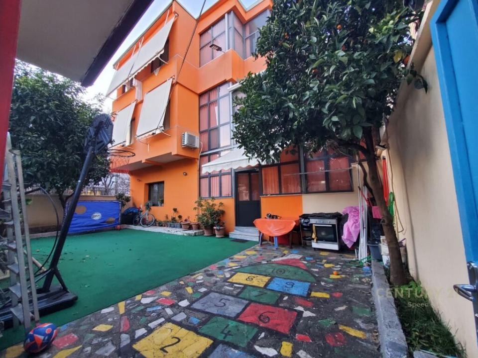 Rruga Bardhyl, Tirana, Arnavutluk