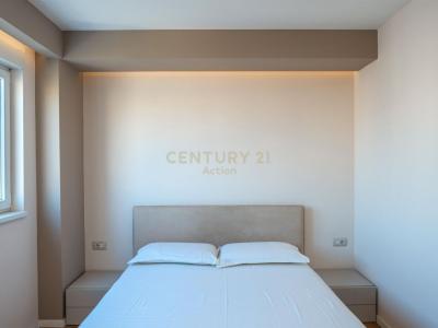 21 Dhjetori, Tirana, Albania