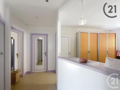 Sens, Bourgogne 89100, France