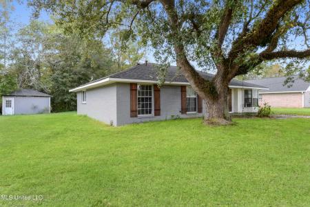 1102 Douglas Street, Picayune, Mississippi 39466, USA