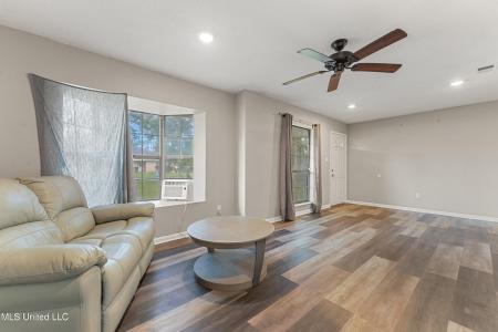 1102 Douglas Street, Picayune, Mississippi 39466, USA
