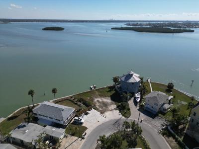 437 Boca Ciega Dr, Madeira Beach, Florida 33708