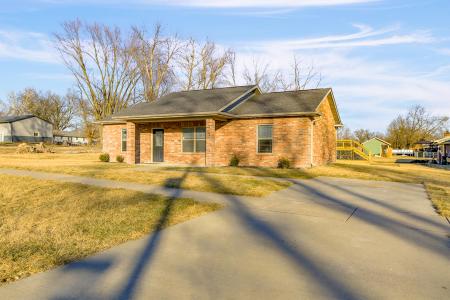 404 N OGDEN ST, STURGEON, Missouri 65284
