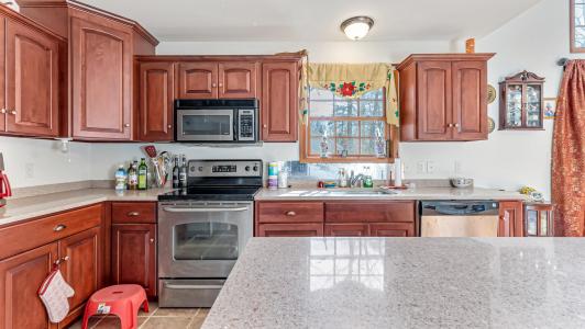 107 Gollum Lane, Tamiment, Pennsylvania 18371, USA