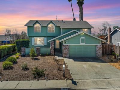 742 Bordeaux Dr, Petaluma, California 94954, USA