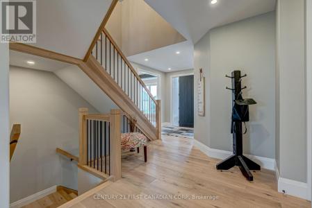 7442 SILVER CREEK CRESCENT, London South (south V), Ontario N6P 0G6, Canada