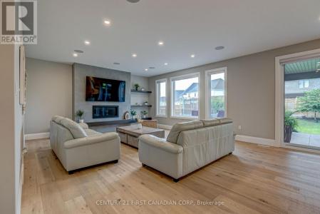 7442 SILVER CREEK CRESCENT, London South (south V), Ontario N6P 0G6, Canada