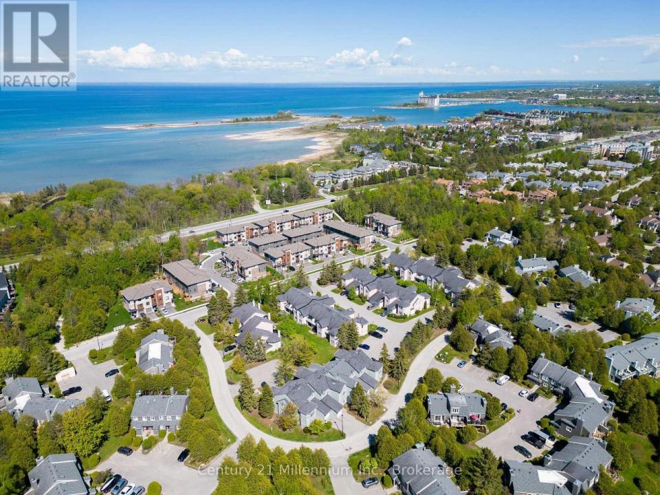 152 FAIRWAY CRESCENT, Collingwood, Ontario L9Y 5B4, Canada