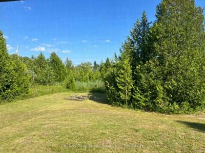 25 MAPLE GOLF CRESCENT, Northern Bruce Peninsula, Ontario N0H 2R0, Canada