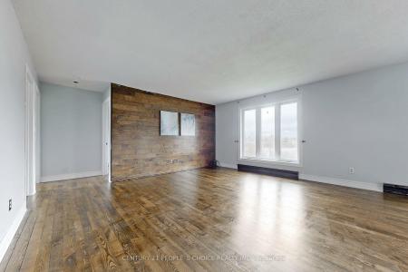 156 MAIN STREET W, Huntsville, Ontario P1H 1X8, Canada