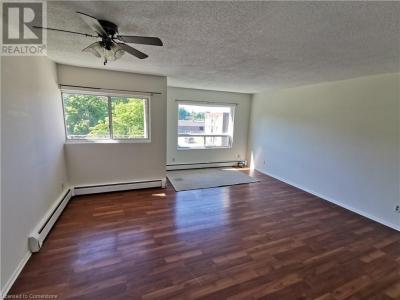 81 BRYBECK CRESCENT, Kitchener, Ontario N2M 2C5, Canada