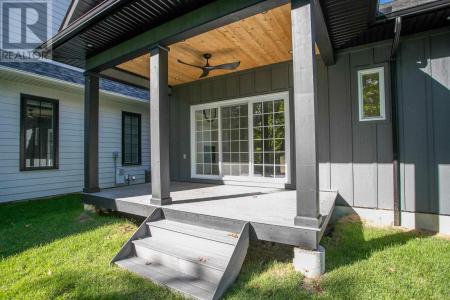 8 BLUFFS DR, Sault Ste. Marie, Ontario P6A 0B4, Canada