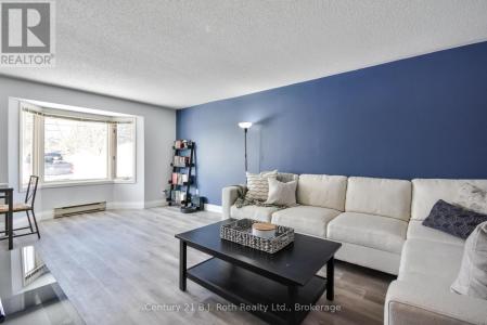 155 CHURCH STREET, Penetanguishene, オンタリオ L9M 1E4, カナダ