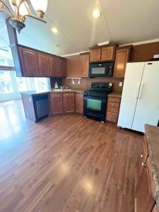 3980 SQUILAX ANGLEMONT ROAD, Scotch Creek, British Columbia V0E 1M5, Canada