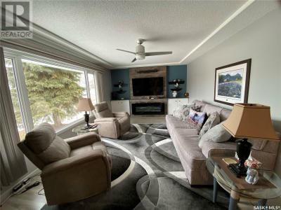 112 7TH AVENUE W, Melville, Saskatchewan S0A 2P0, Canada