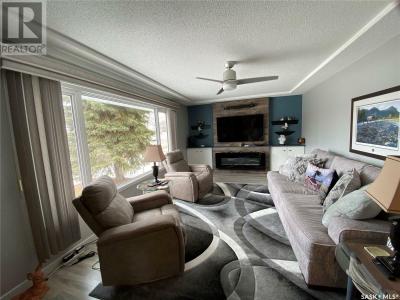 112 7TH AVENUE W, Melville, Saskatchewan S0A 2P0, Canada