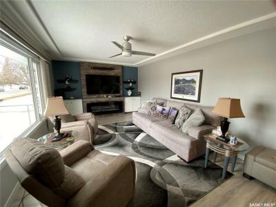 112 7TH AVENUE W, Melville, Saskatchewan S0A 2P0, Canada