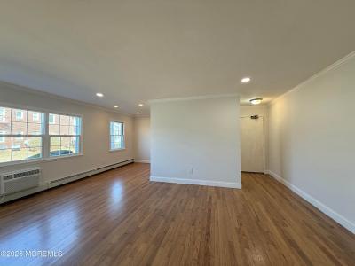 58 Stonehurst Boulevard #D, Freehold, Nova Jersey 07728, Estados Unidos