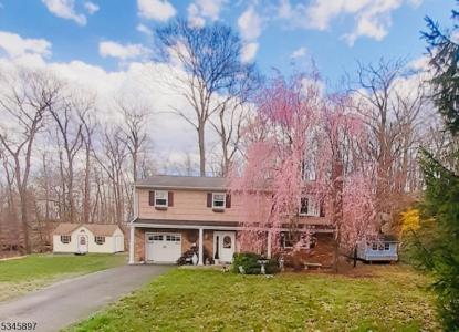 47 Indian Trl, Hopatcong Boro, Нью-Джерси 07821, Соединенные Штаты