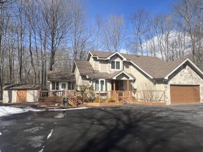 109 Minisink Drive, Pocono Lake, Pennsylvania 18347