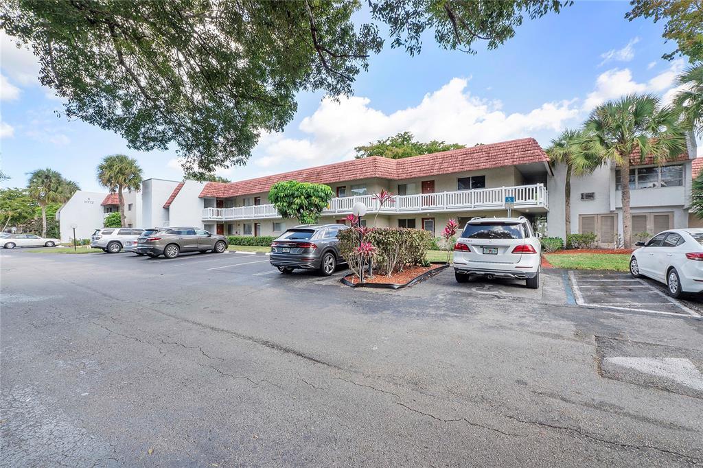 3501 Inverrary Drive #102, Lauderhill, Floryda 33319, USA