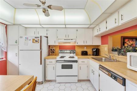 3501 Inverrary Drive #102, Lauderhill, Floryda 33319, USA