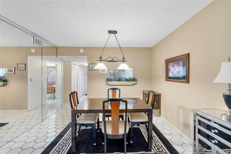 3501 Inverrary Drive #102, Lauderhill, Floryda 33319, USA