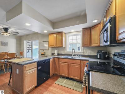 9821 Elk Lake Trail, Williamsburg, ミシガン 49690, アメリカ合衆国