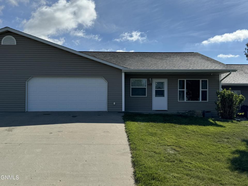 103 Hazel Miner Avenue, Center, North Dakota 58530