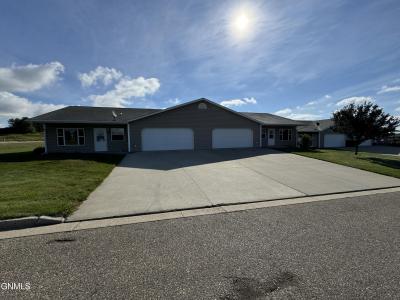 103 Hazel Miner Avenue, Center, North Dakota 58530