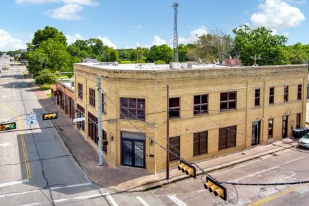 102 N Gordon Street, Alvin, Texas 77511, USA